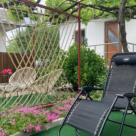 Feriehus Къща Шарон *